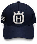 Gorra DERRAPA Husqvarna Azul oscuro, vista frontal, sobre fondo blanco