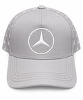 Gorra DERRAPA Mercedes-Benz Gris claro con estrellas blancas, vista frontal, sobre fondo blanco