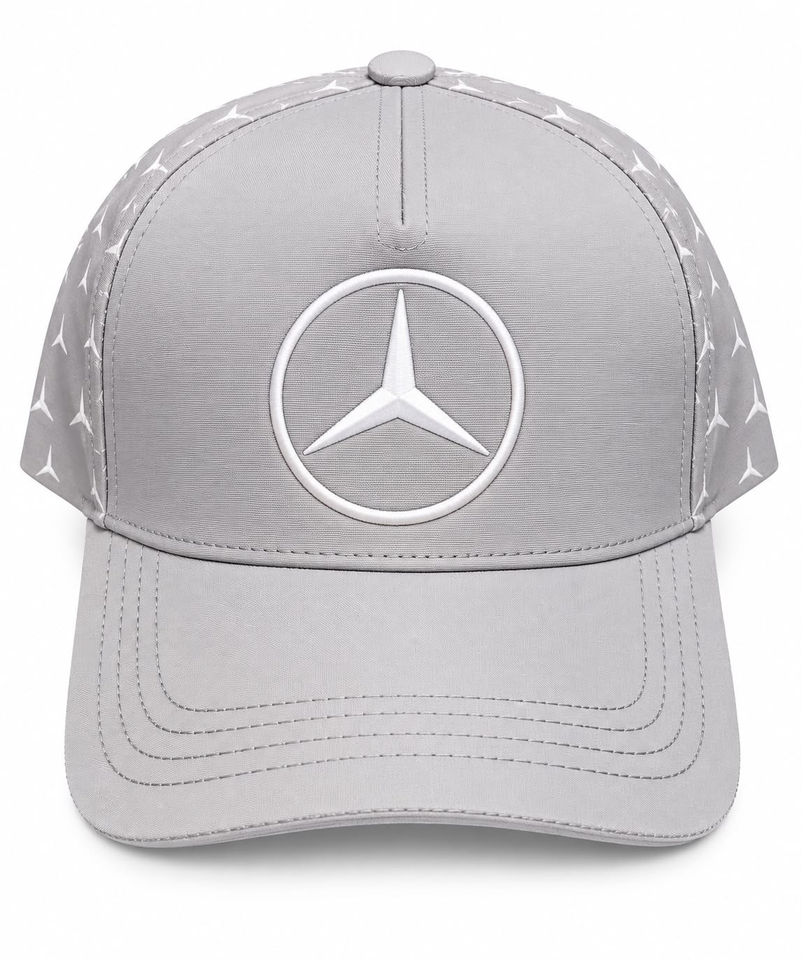 Gorra DERRAPA Mercedes-Benz Gris claro con estrellas blancas, vista frontal, sobre fondo blanco