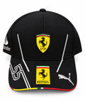 Gorra DERRAPA Ferrari Santander negro y rojo, vista frontal, sobre fondo blanco